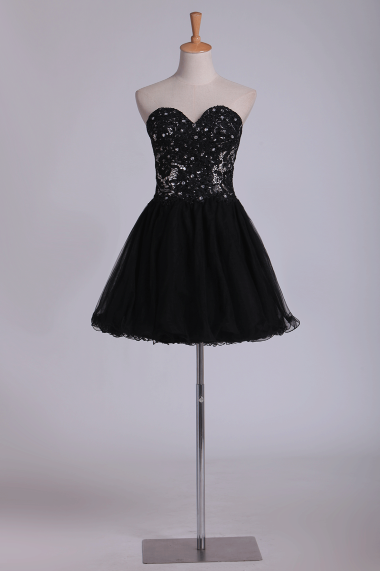 2024 A Line Homecoming Dresses Sweetheart With Beads And Applique Short/Mini