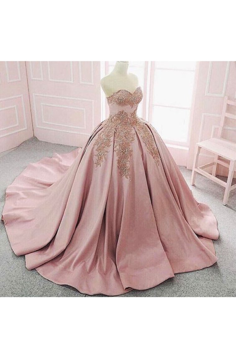 Ball Gown Sweetheart Quinceanera Dresses Satin With Applique Court Train