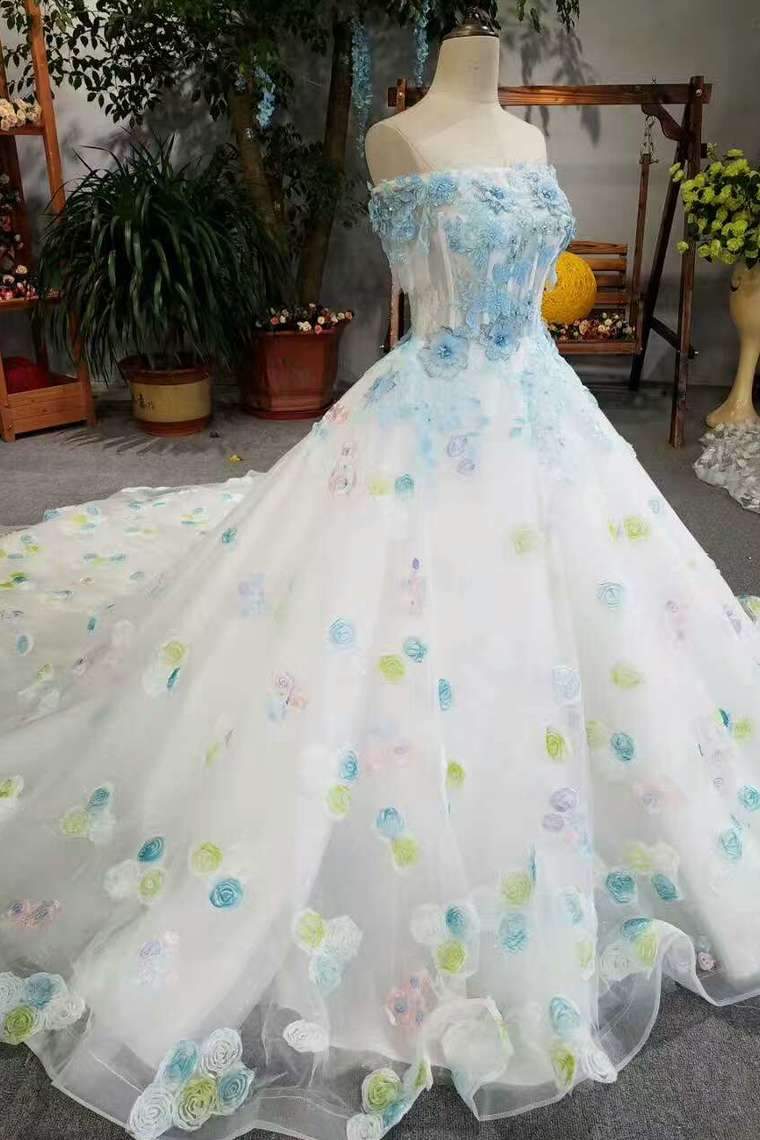 New Arrival Floral Boat Neck Wedding Dresses Lace Up With Appliques And Handmade Flowers