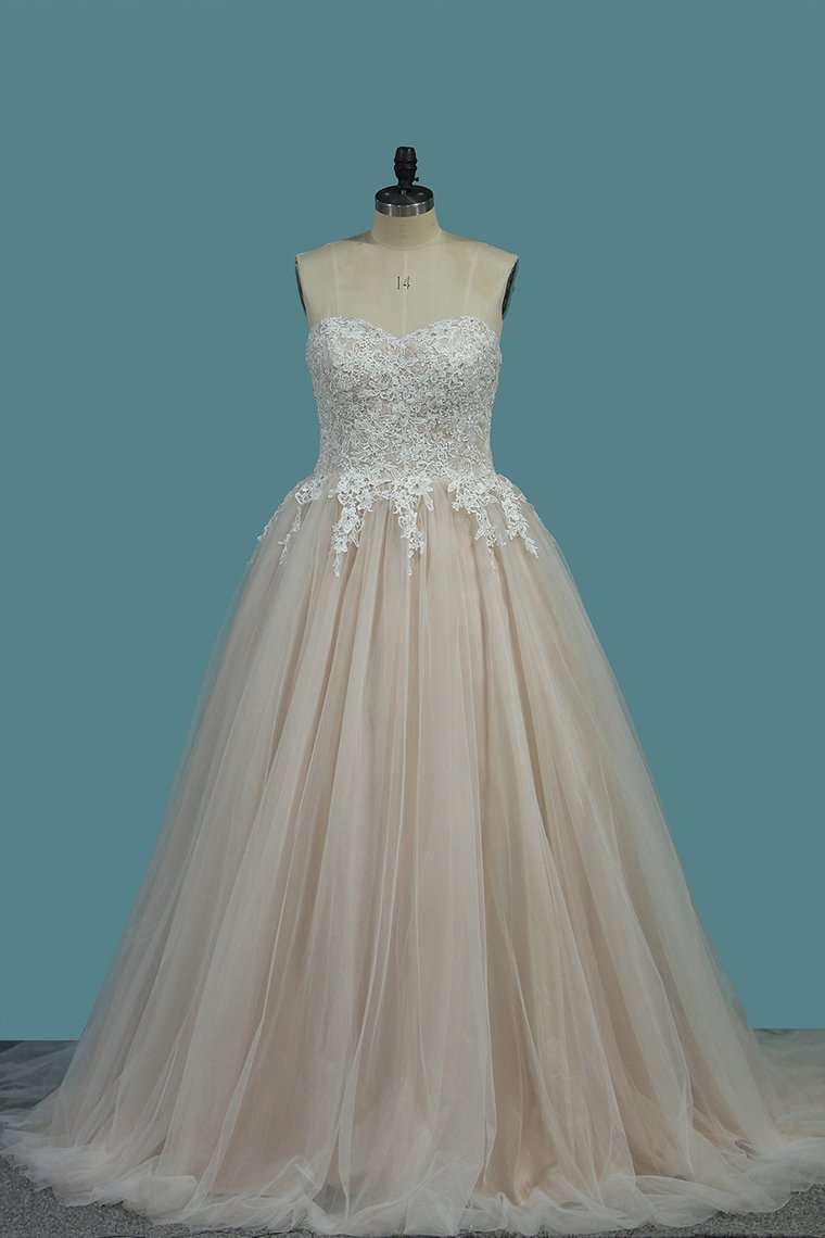 A Line Sweetheart Tulle With Applique Court Train Wedding Dresses