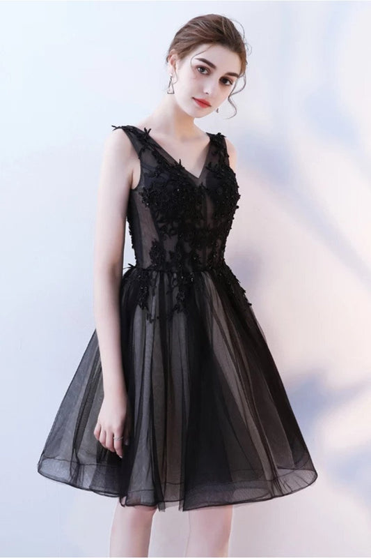 A Line V Neck Black Homecoming Dresses Short Tulle Appliques