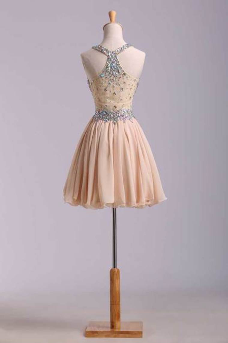 Delicate Short/Mini Halter A Line/Princess Homecoming Dresses Lace&Chiffon Beaded Bodice