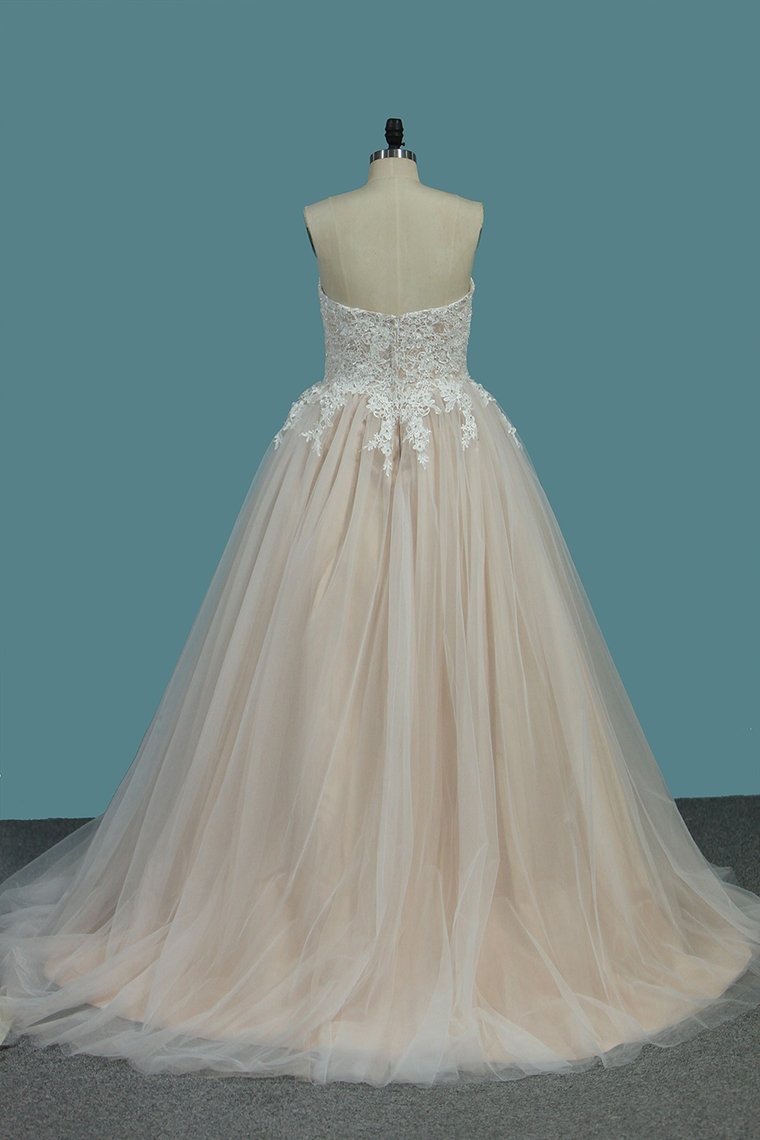 A Line Sweetheart Tulle With Applique Court Train Wedding Dresses