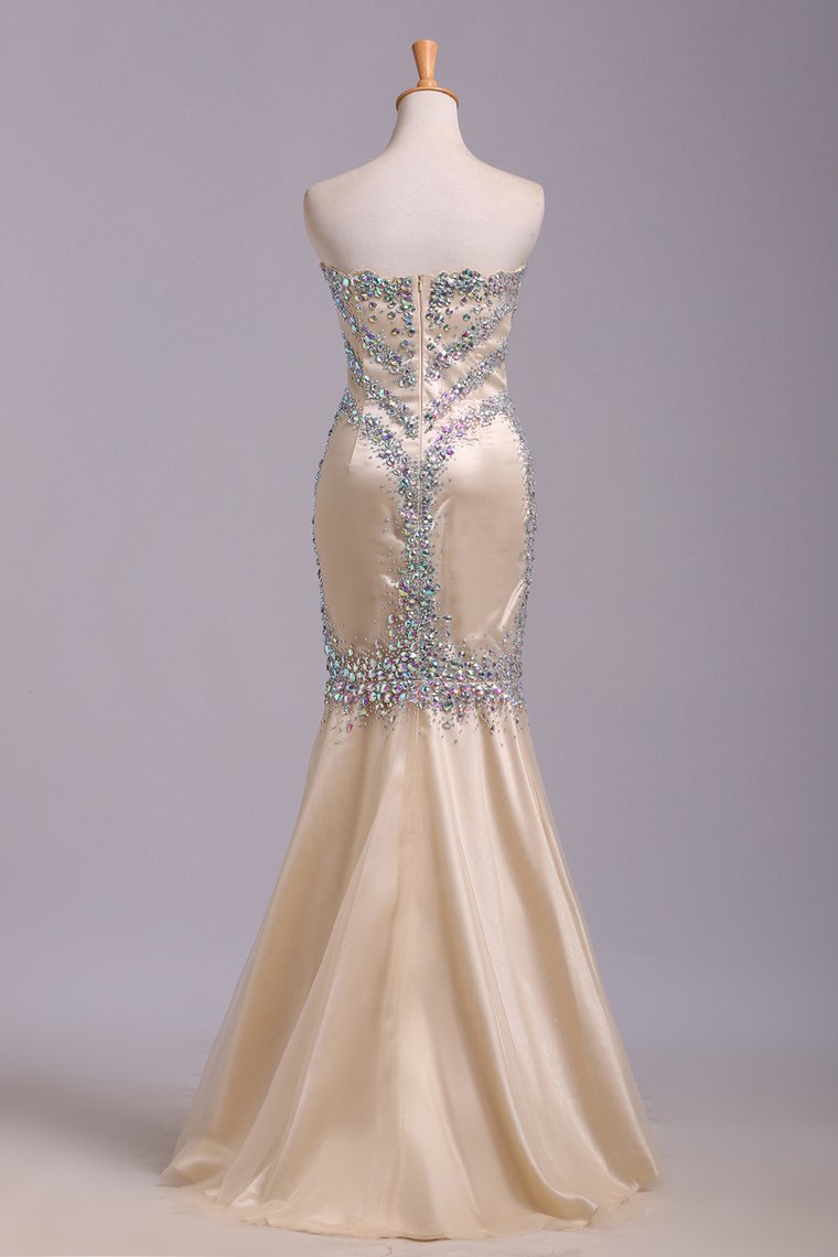 Vintage Sweetheart Floor Length Mermaid/Trumpet Beaded Tulle Prom Dresses