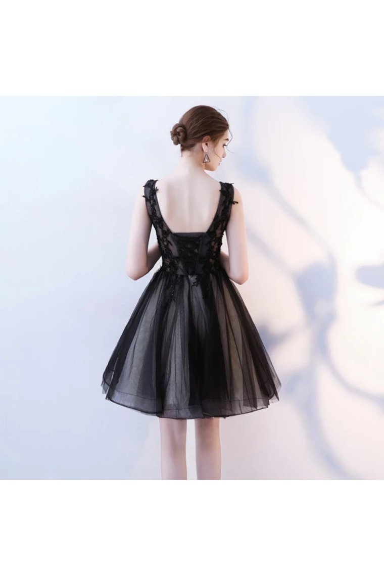 A Line V Neck Black Homecoming Dresses Short Tulle Appliques