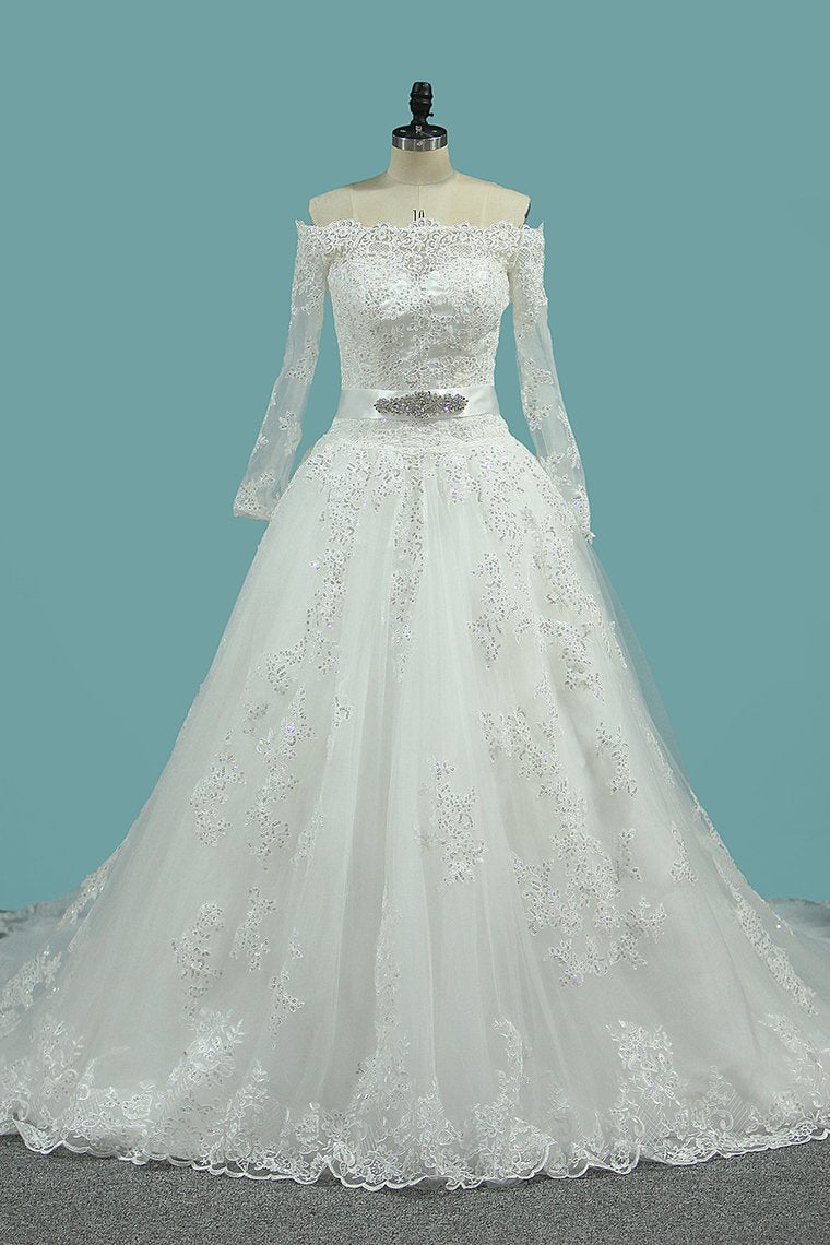 Boat Neck A-Line Wedding Dresses Court Train Tulle With Applique