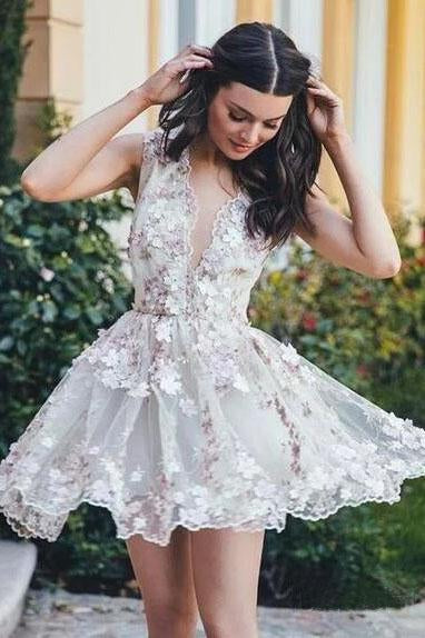 Chic Lace Appliques Short Mini Homecoming Dresses Princess See Through Party Dress H1304