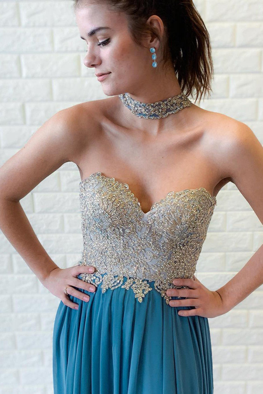 Chic Sweetheart A Line Top Lace Sleeveless Prom Dresses