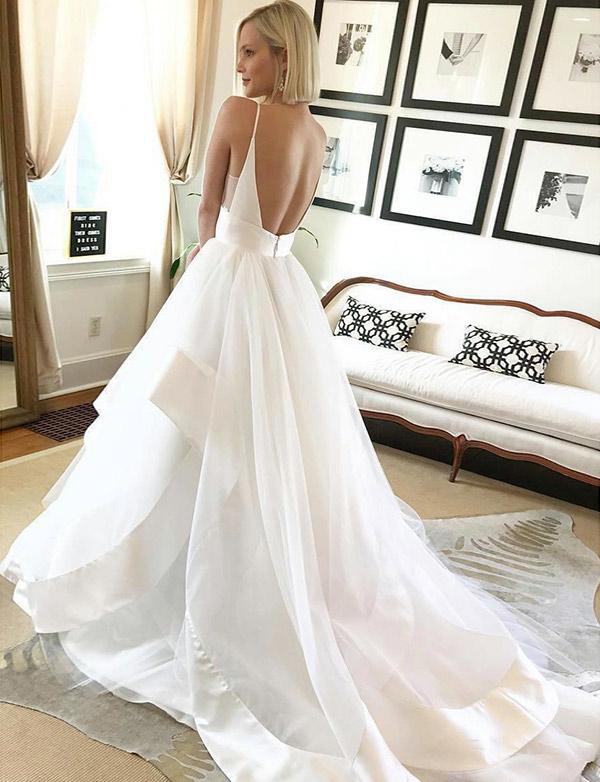 Simple Spaghetti Straps V Neck Wedding Dress Tulle Ruffles Backless Bridal Gowns W1007