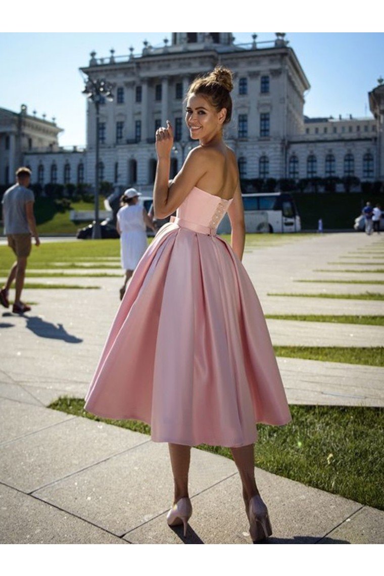 A-Line/Princess Satin Bowknot Sweetheart Sleeveless Tea-Length Homecoming Dresses