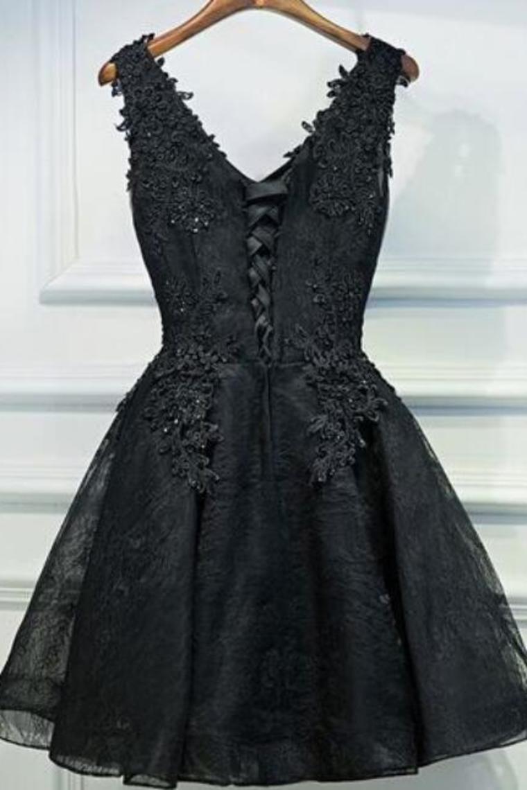 Fantastic V-Neck Homecoming Dresses A Line Lace Black Lace Up