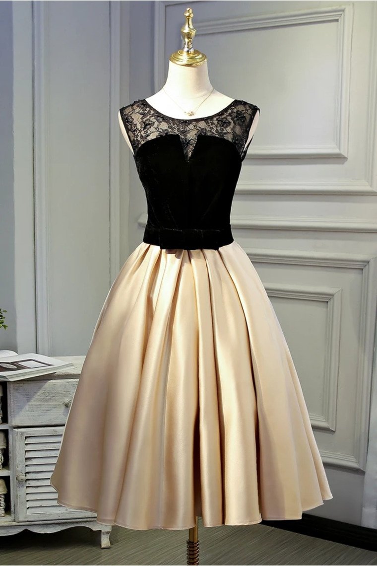 A Line Round Neck Satin Short Homecoming Dresses With Black Lace