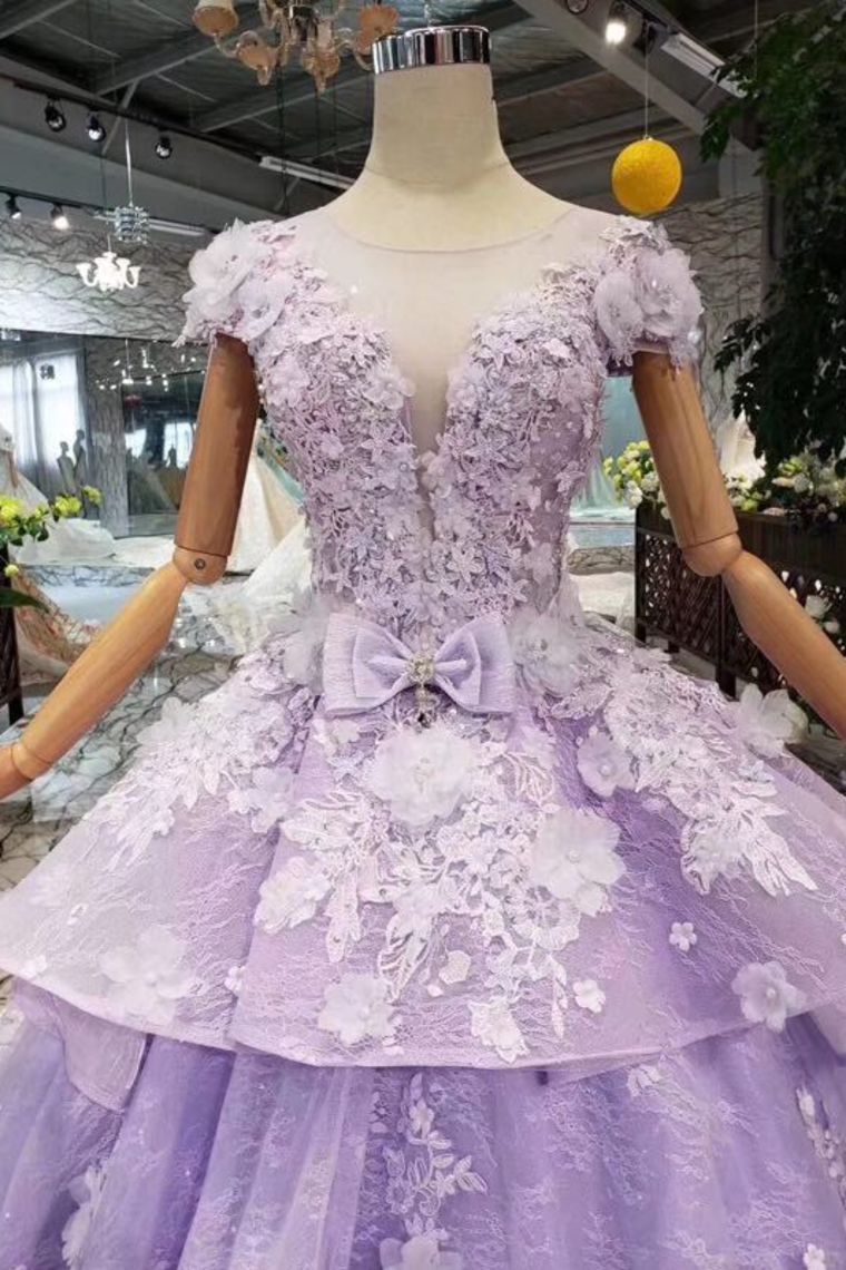 Prom Dresses Short Sleeves Lace Up Back Appliques Tulle