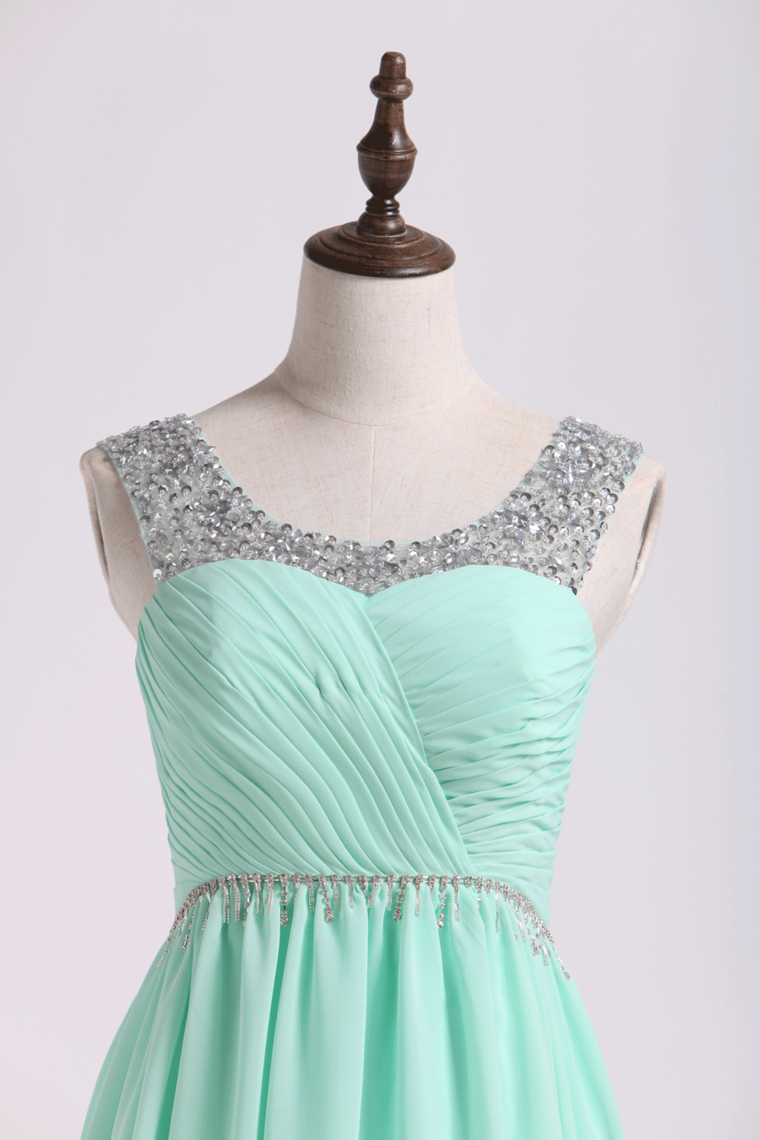 Homecoming Dresses Bateau Short/Mini Chiffon With Beading And Ruffles