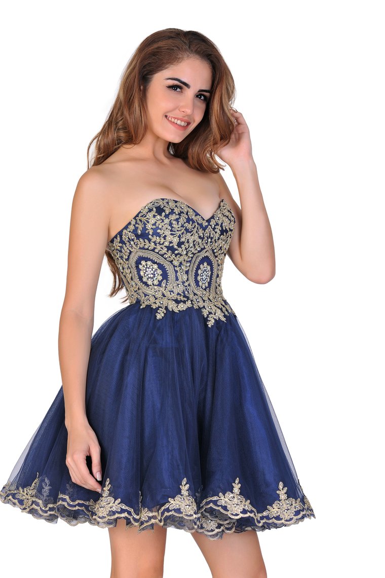 Homecoming Dresses A Line/Princess Sweetheart Tulle With Applique