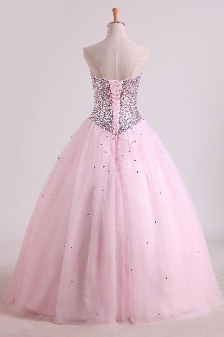 Awesome Ball Gown Sweetheart Prom Dresses Beaded Floor Length Lace Up