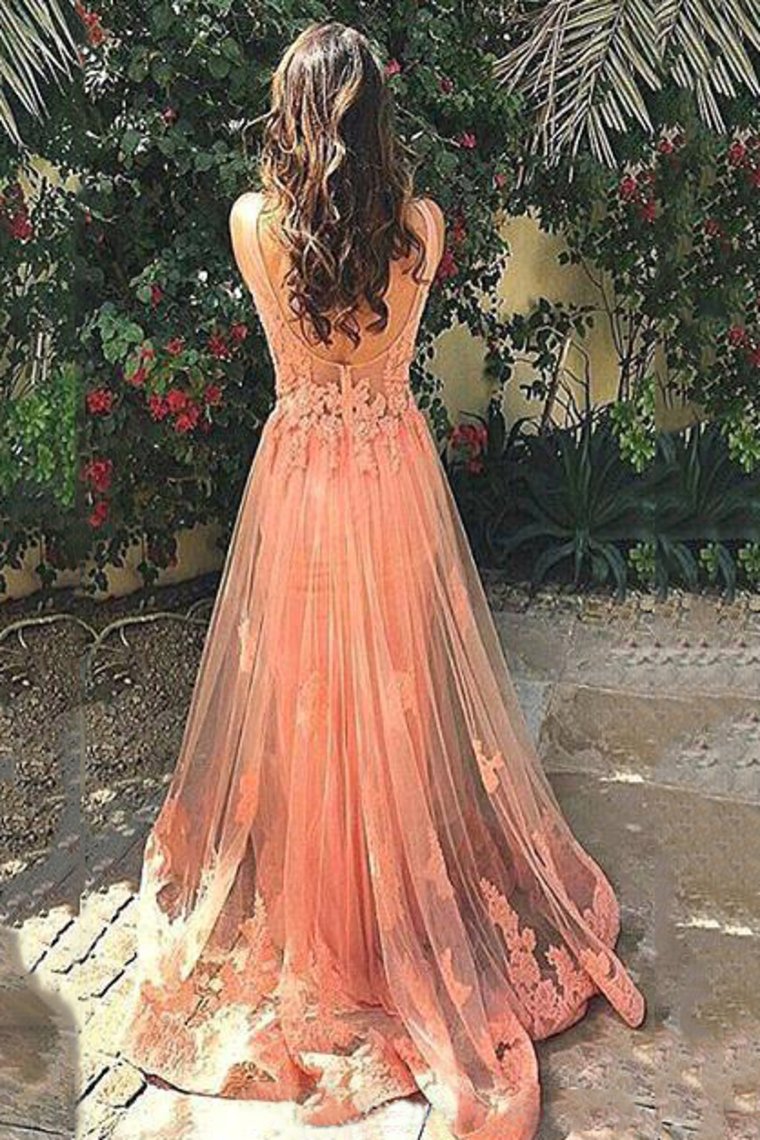 Scoop Mermaid Tulle Prom Dresses With Applique Sweep Train