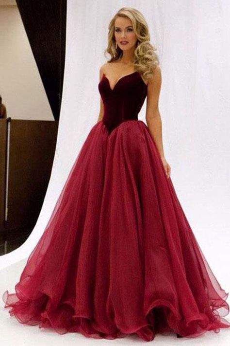 2024 Princess V-Neck Organza Sleeveless Open Back Ruffles Burgundy Prom Dresses WK696