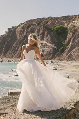 Sweep Train Spaghetti Straps Ivory Sweetheart Backless Beach Wedding Dresses WK360