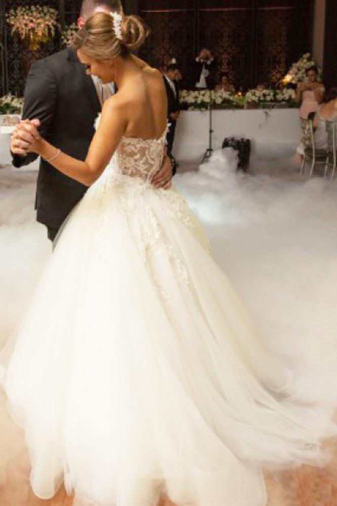 Fairy Ball Gown Strapless Sweetheart Ivory Tulle Long Wedding Dresses with Lace Appliques WK973