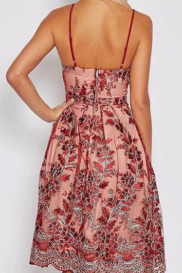 A Line Red V-neck Embroidery Scalloped Lace Appliques Spaghetti Straps Homecoming Dress WK643