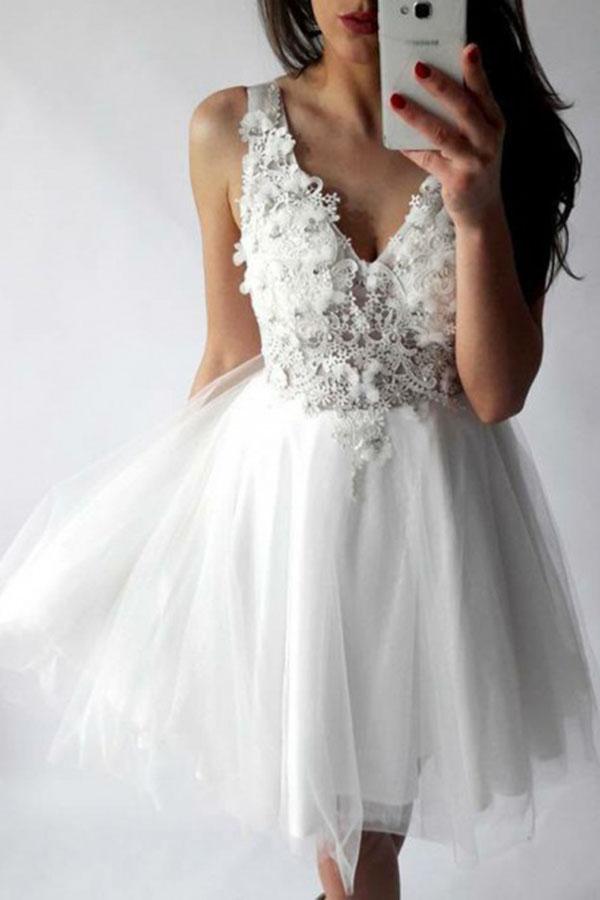 A-Line V-Neck Short Prom Dress White Tulle Lace Beads Homecoming Dress with Appliques WK717