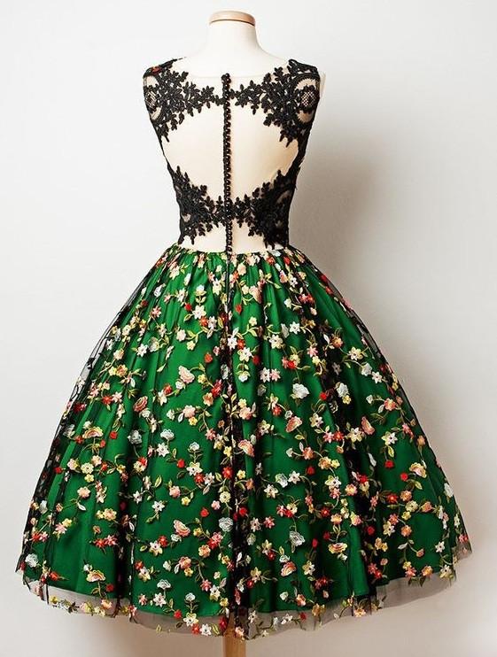 A-Line V-Neck Knee Length Sleeveless Dark Green Lace Homecoming Dress with Appliques WK540