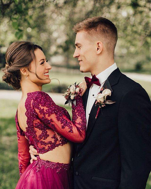 Elegant A Line Two Piece Burgundy Long Sleeve Beads Organza Open Back Long Prom Dresses WK24